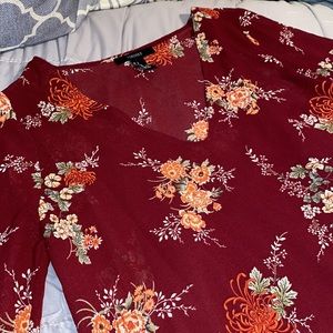 Forever 21 Peasant Top bell sleeve Floral v-neck sheer cranberry cami lined Sm